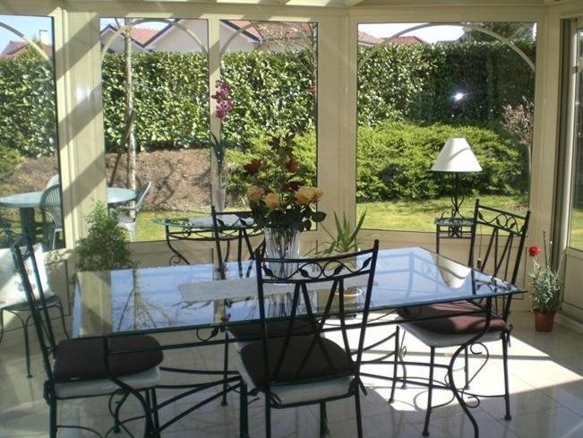 Maison Tobias Bussy-Saint-Georges Esterno foto