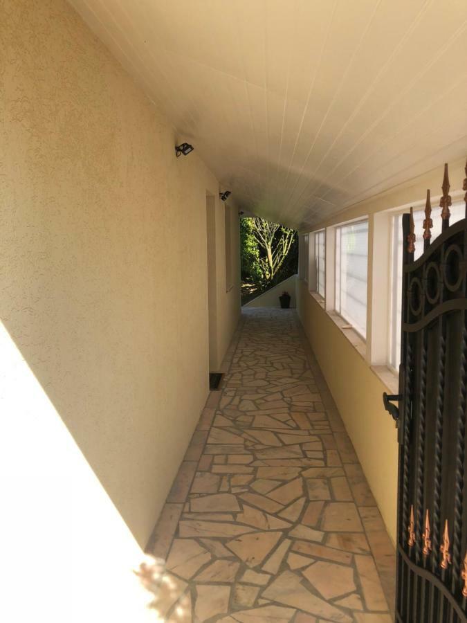Maison Tobias Bussy-Saint-Georges Esterno foto