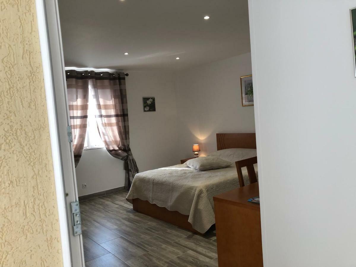 Maison Tobias Bussy-Saint-Georges Esterno foto